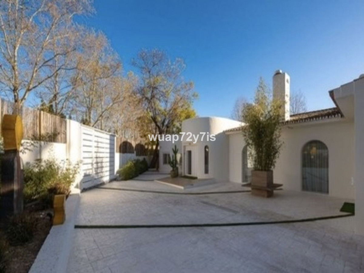 Se vende Villa - Chalet de 4 dormitorios en Costa Del Sol, Málaga, España