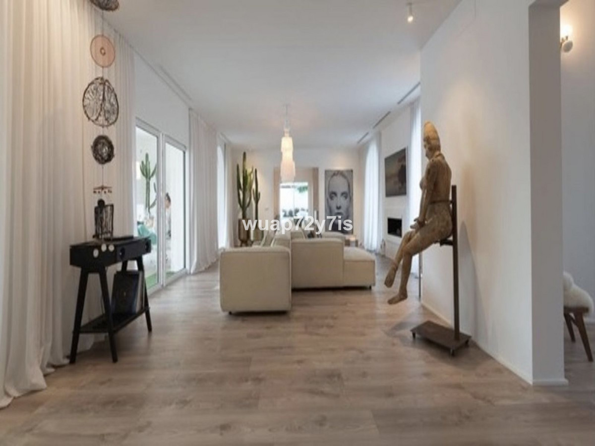 Se vende Villa - Chalet de 4 dormitorios en Costa Del Sol, Málaga, España