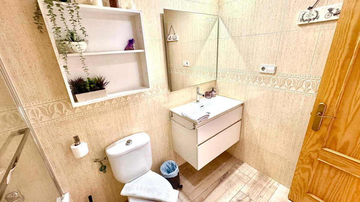 Se vende Apartamento Planta Media de 2 dormitorios en Costa Blanca, Alicante, España