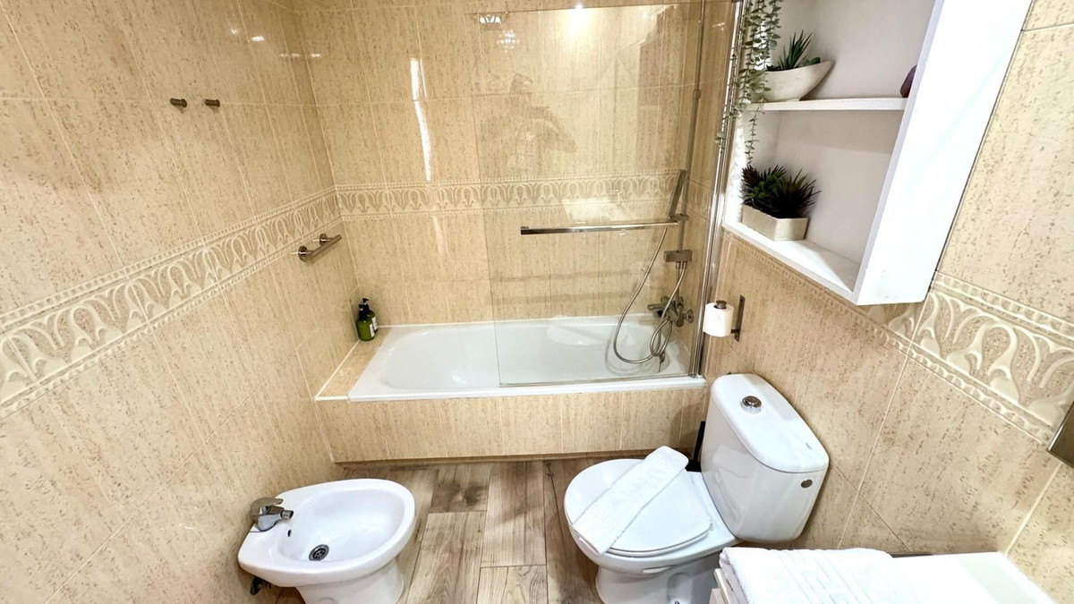 Se vende Apartamento Planta Media de 2 dormitorios en Costa Blanca, Alicante, España