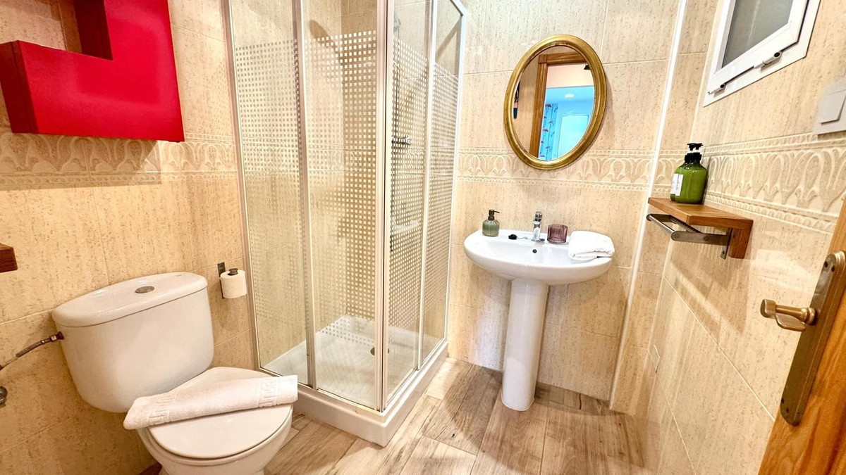 Se vende Apartamento Planta Media de 2 dormitorios en Costa Blanca, Alicante, España