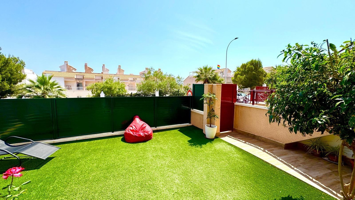 Se vende Apartamento Planta Media de 2 dormitorios en Costa Blanca, Alicante, España