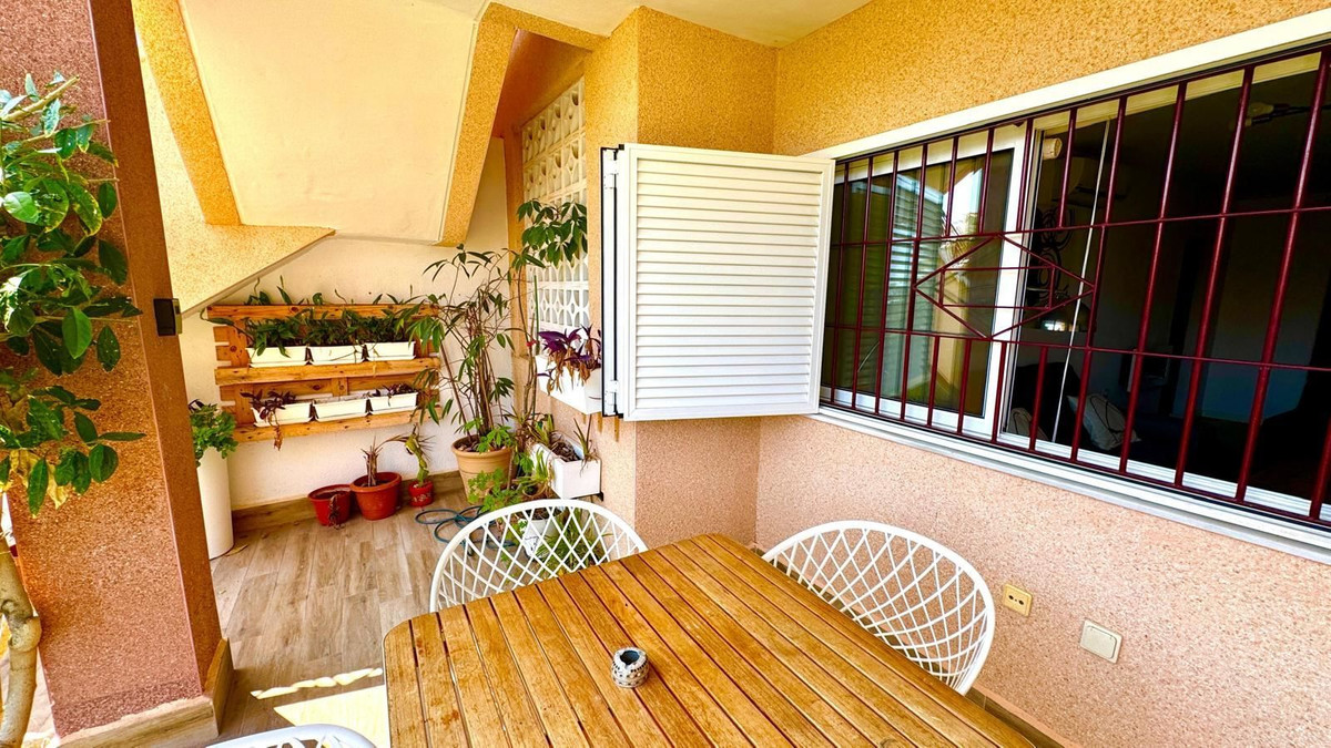 Se vende Apartamento Planta Media de 2 dormitorios en Costa Blanca, Alicante, España