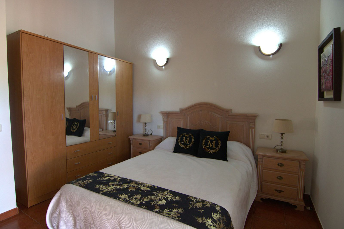 Se vende Villa - Chalet de 3 dormitorios en Costa Del Sol, Málaga, España