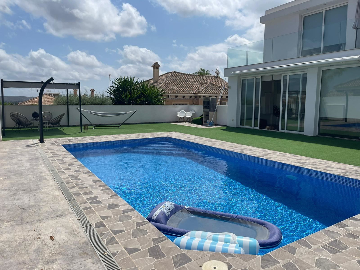 Se vende Villa - Chalet de 5 dormitorios en Costa Blanca, Alicante, España