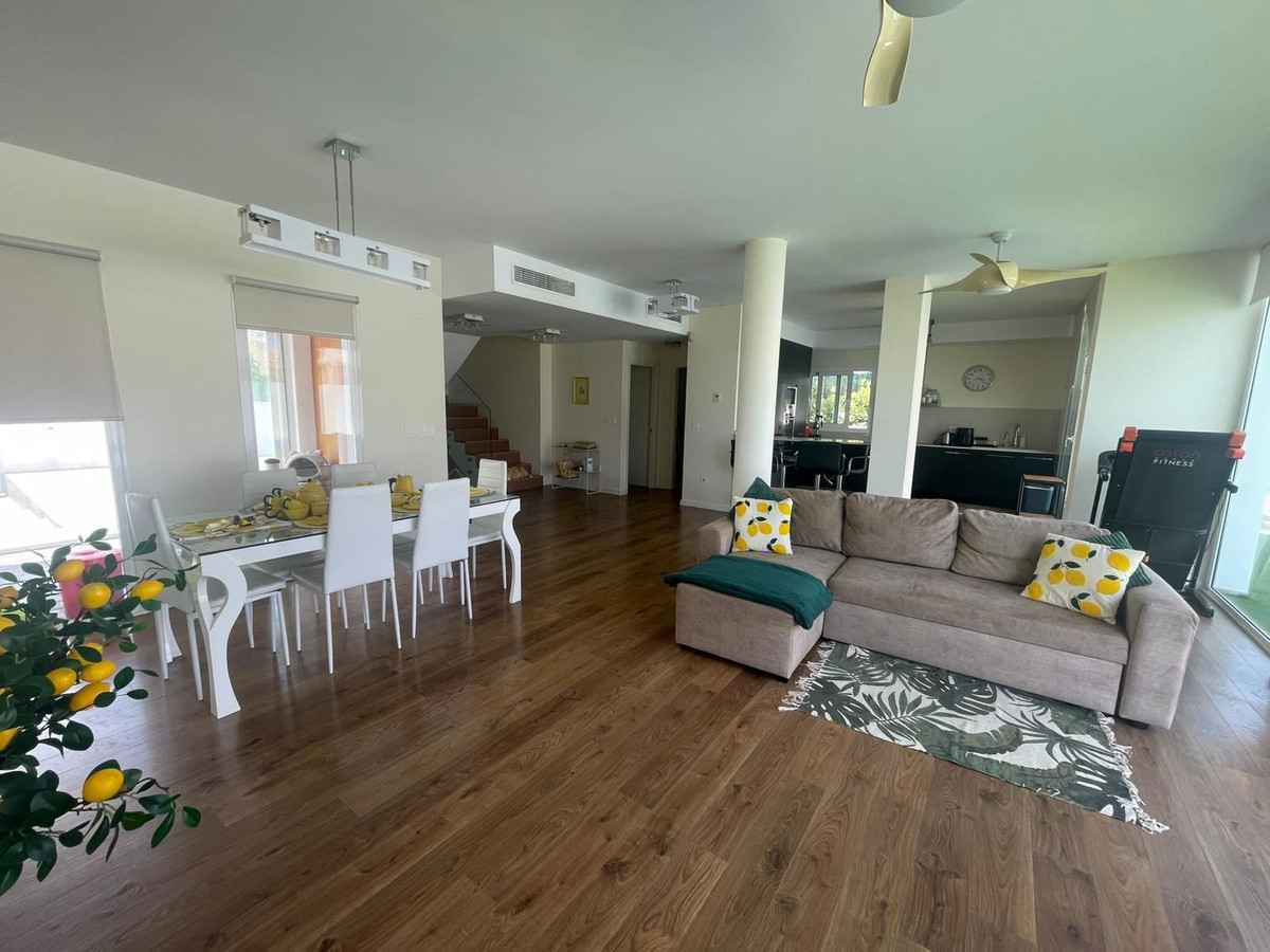 Se vende Villa - Chalet de 5 dormitorios en Costa Blanca, Alicante, España