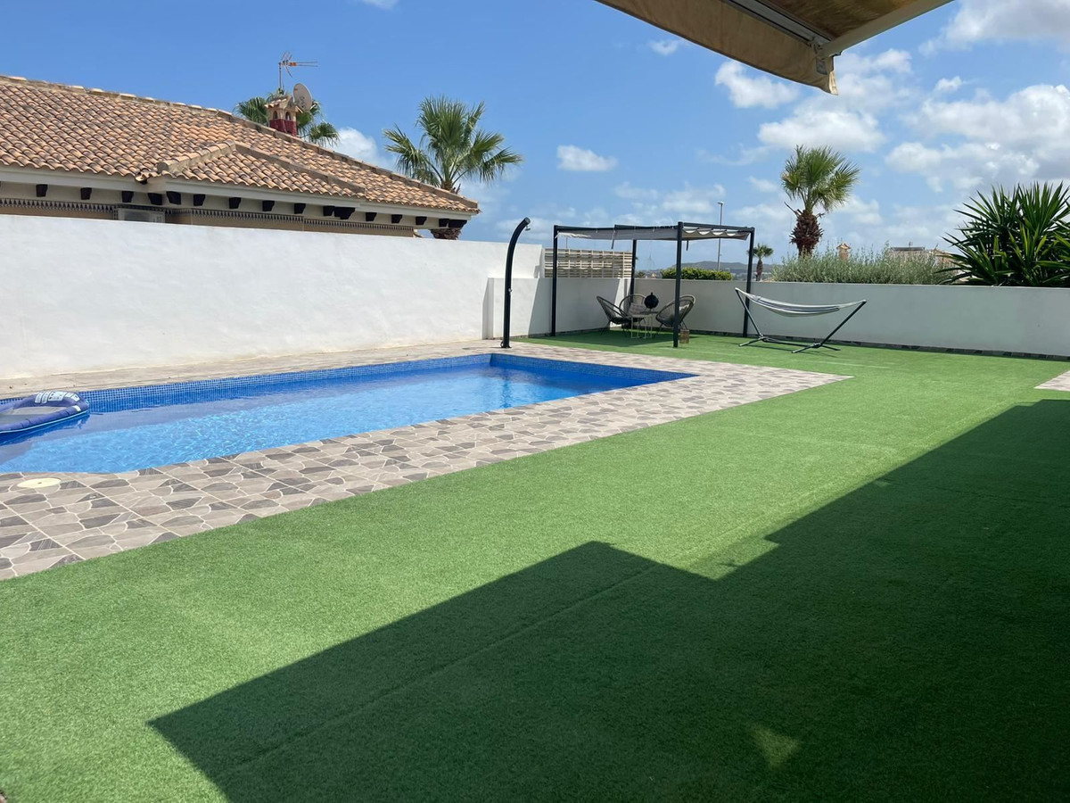 Se vende Villa - Chalet de 5 dormitorios en Costa Blanca, Alicante, España