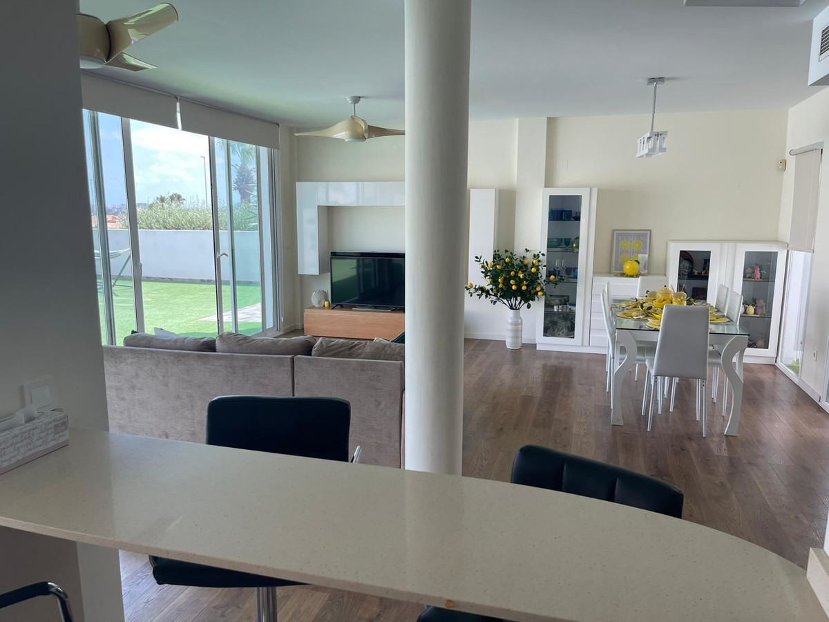 Se vende Villa - Chalet de 5 dormitorios en Costa Blanca, Alicante, España