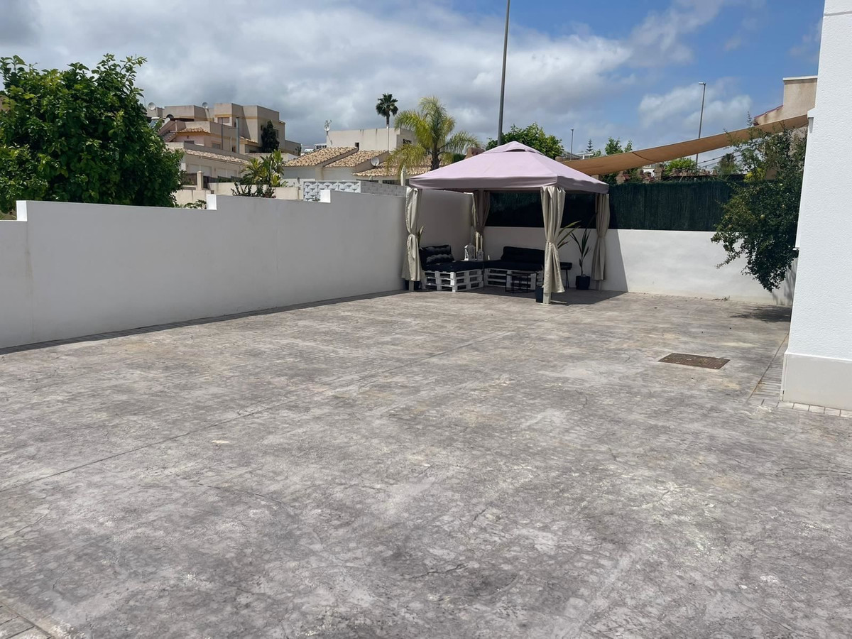 Se vende Villa - Chalet de 5 dormitorios en Costa Blanca, Alicante, España