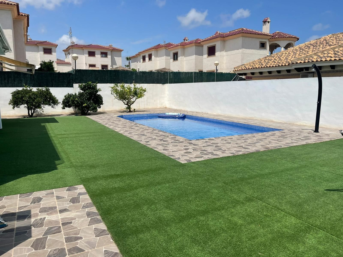 Se vende Villa - Chalet de 5 dormitorios en Costa Blanca, Alicante, España