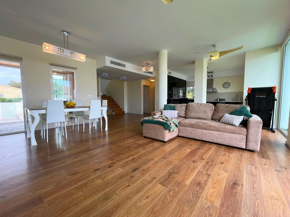 Se vende Villa - Chalet de 5 dormitorios en Costa Blanca, Alicante, España