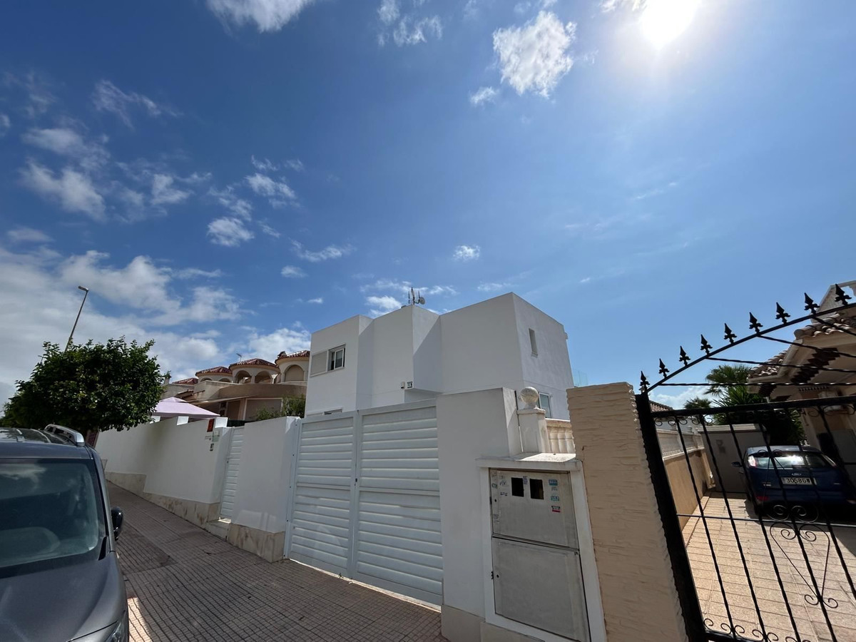 Se vende Villa - Chalet de 5 dormitorios en Costa Blanca, Alicante, España