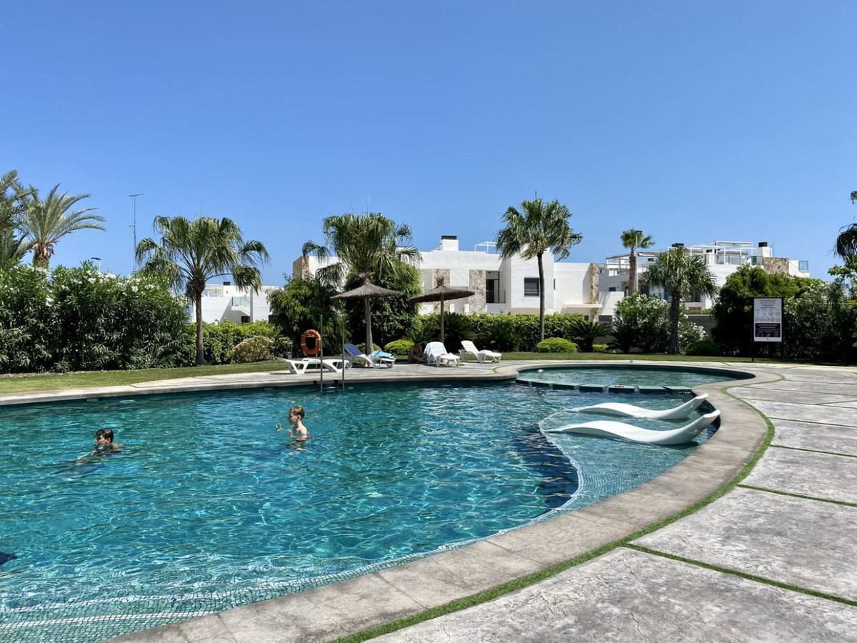Se vende Apartamento Planta Media de 3 dormitorios en Costa Blanca, Alicante, España