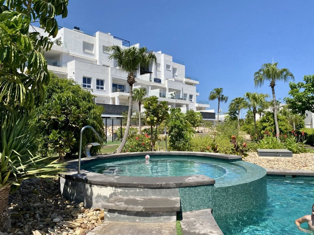 Se vende Apartamento Planta Media de 3 dormitorios en Costa Blanca, Alicante, España