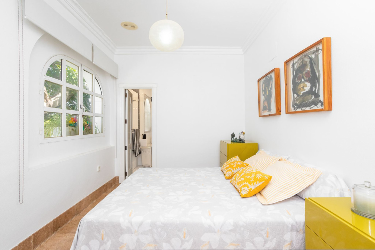 Se vende Villa - Chalet de 4 dormitorios en Costa Blanca, Alicante, España