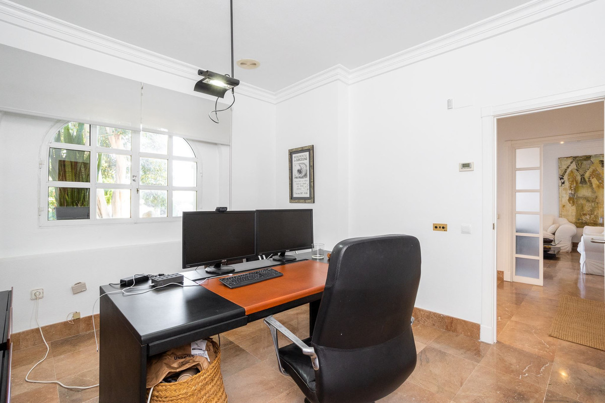 Se vende Villa - Chalet de 4 dormitorios en Costa Blanca, Alicante, España