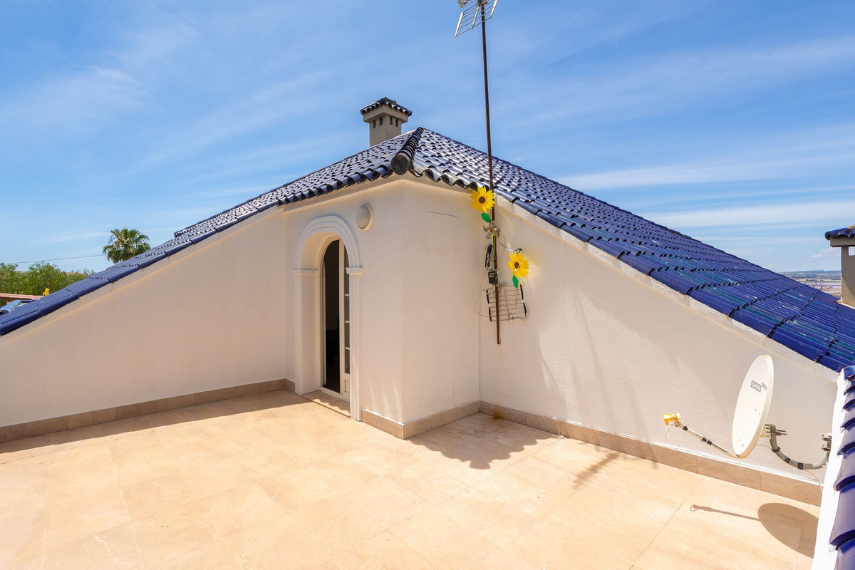 Se vende Villa - Chalet de 4 dormitorios en Costa Blanca, Alicante, España