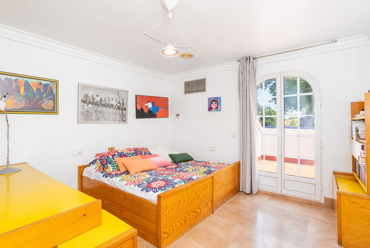 Se vende Villa - Chalet de 4 dormitorios en Costa Blanca, Alicante, España