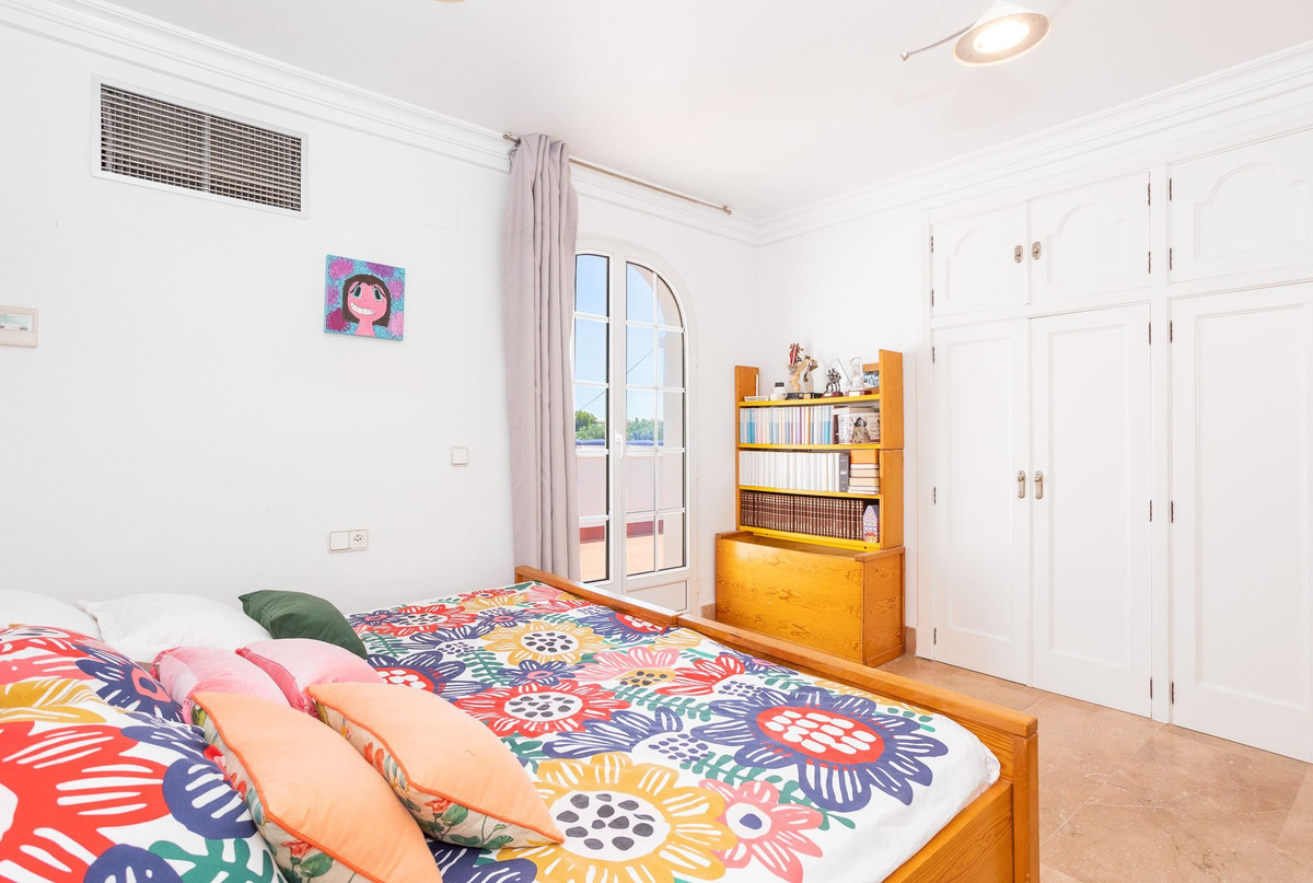 Se vende Villa - Chalet de 4 dormitorios en Costa Blanca, Alicante, España