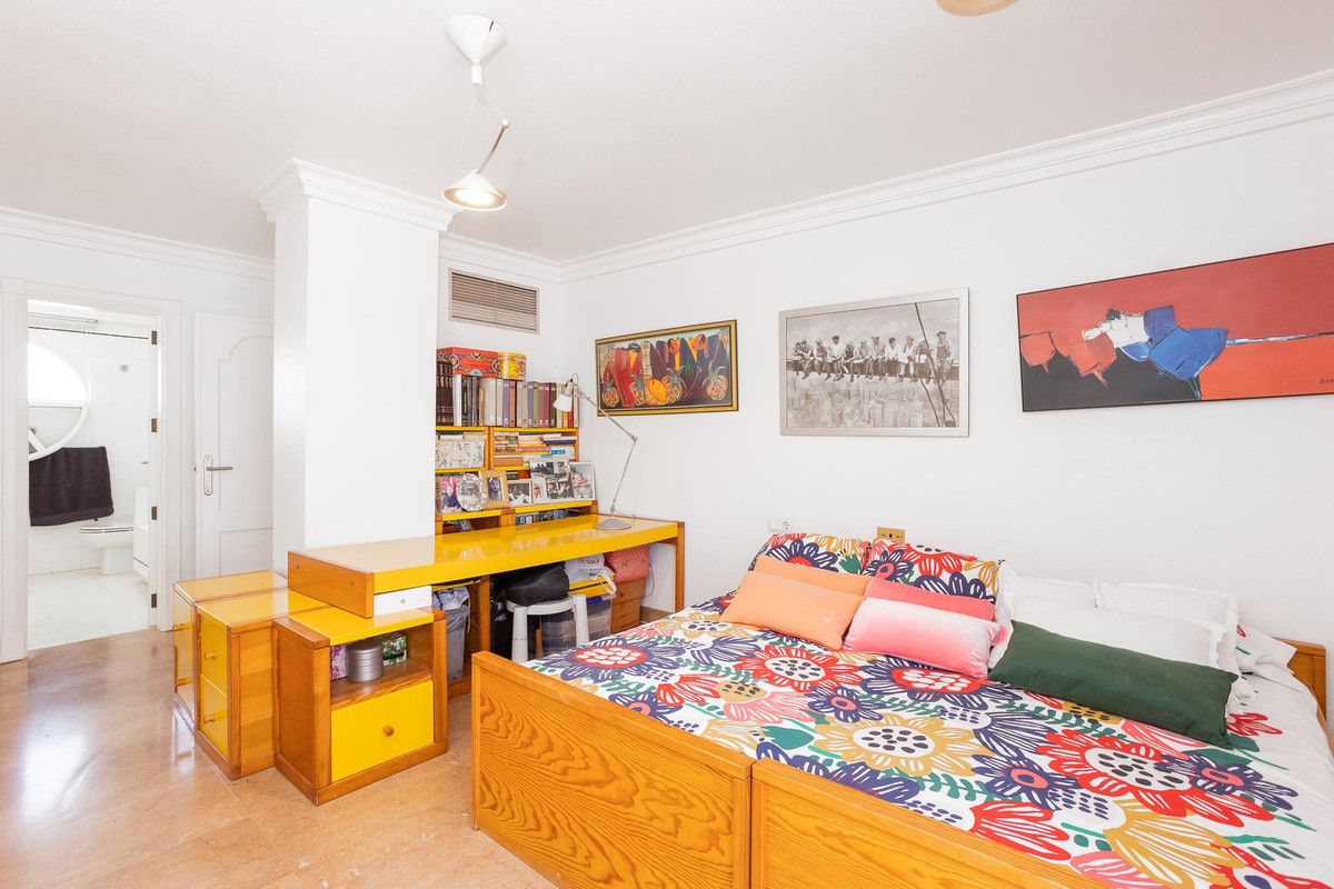 Se vende Villa - Chalet de 4 dormitorios en Costa Blanca, Alicante, España