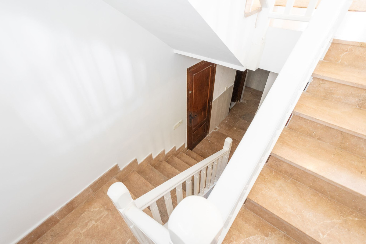 Se vende Villa - Chalet de 4 dormitorios en Costa Blanca, Alicante, España