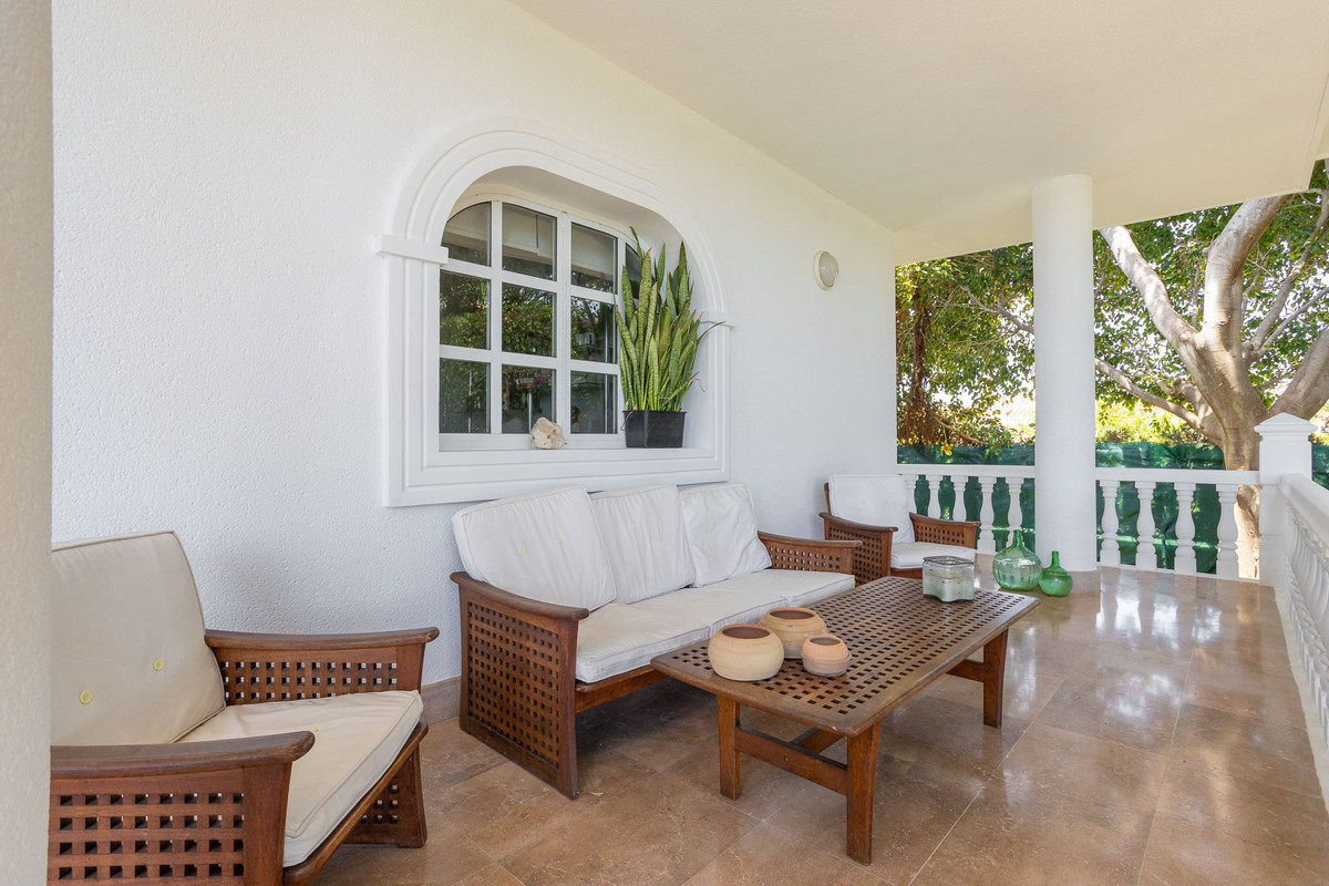 Se vende Villa - Chalet de 4 dormitorios en Costa Blanca, Alicante, España