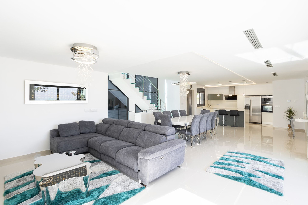 5 Bed Townhouse for sale in San Miguel De Salinas Costa Blanca, Alicante, Spain