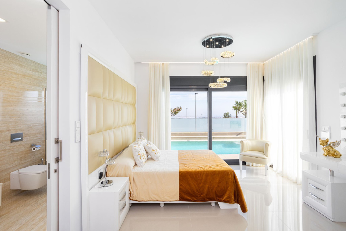 5 Bed Townhouse for sale in San Miguel De Salinas Costa Blanca, Alicante, Spain