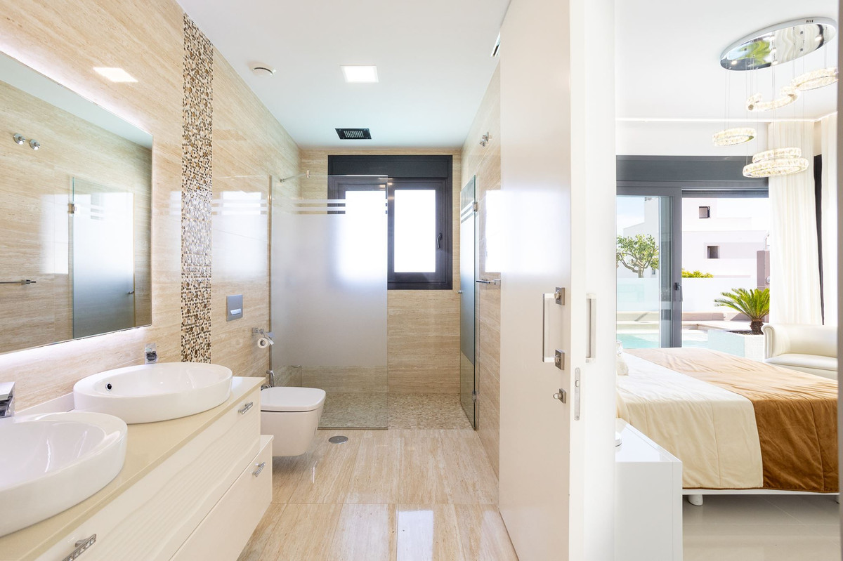 5 Bed Townhouse for sale in San Miguel De Salinas Costa Blanca, Alicante, Spain