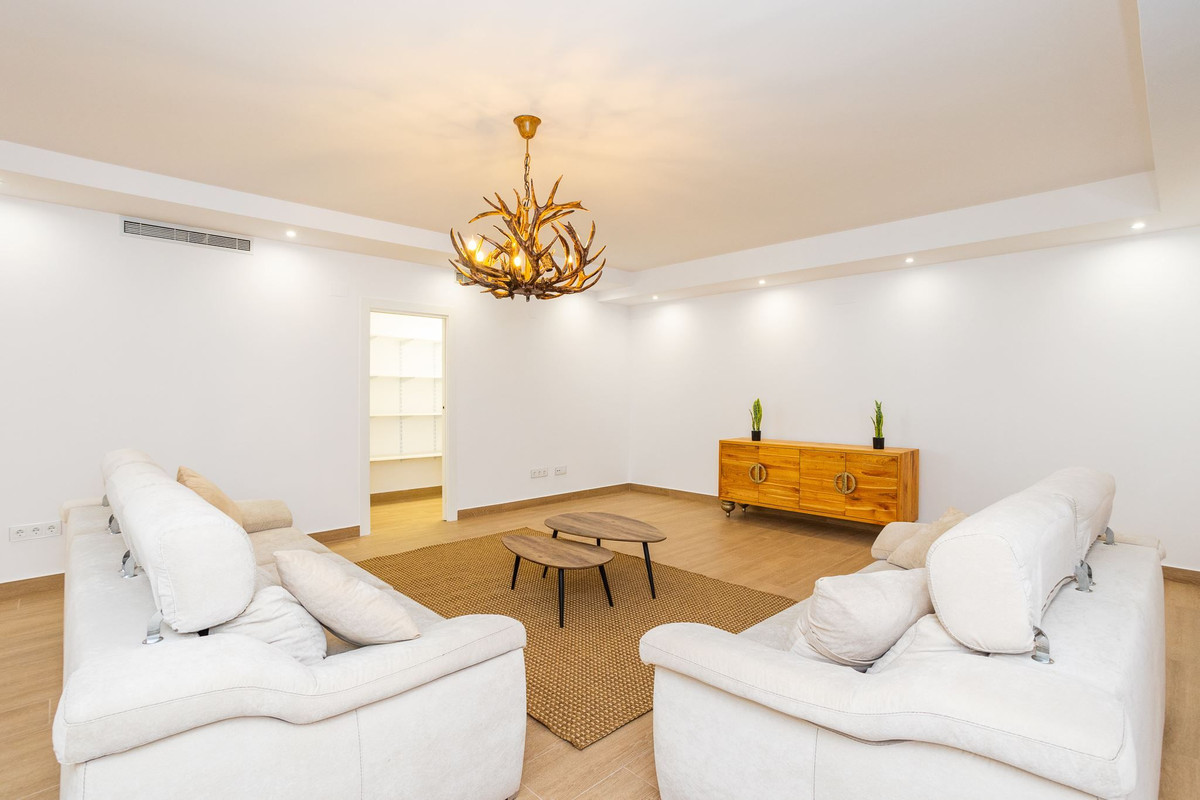 5 Bed Townhouse for sale in San Miguel De Salinas Costa Blanca, Alicante, Spain