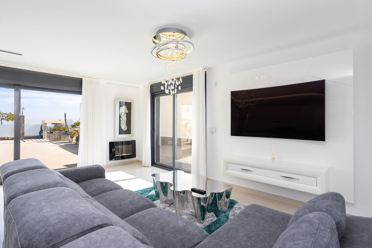 5 Bed Townhouse for sale in San Miguel De Salinas Costa Blanca, Alicante, Spain