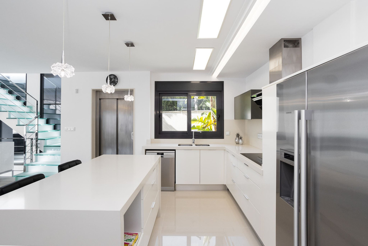 5 Bed Townhouse for sale in San Miguel De Salinas Costa Blanca, Alicante, Spain