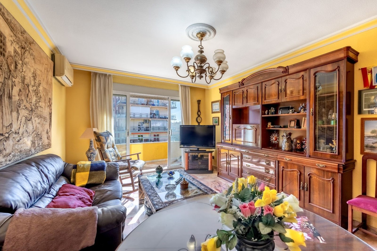6 Bed Apartment for sale in Fuengirola Costa Del Sol, Málaga, Spain