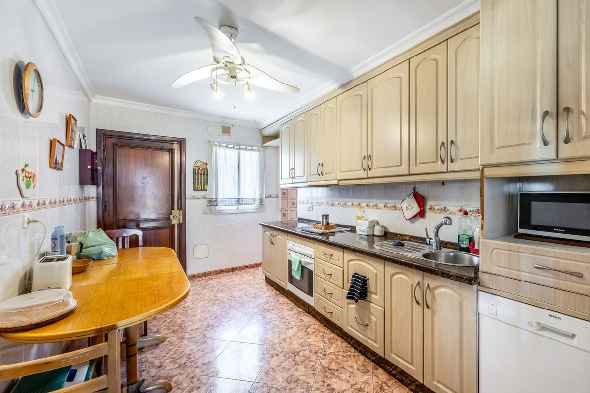6 Bed Apartment for sale in Fuengirola Costa Del Sol, Málaga, Spain