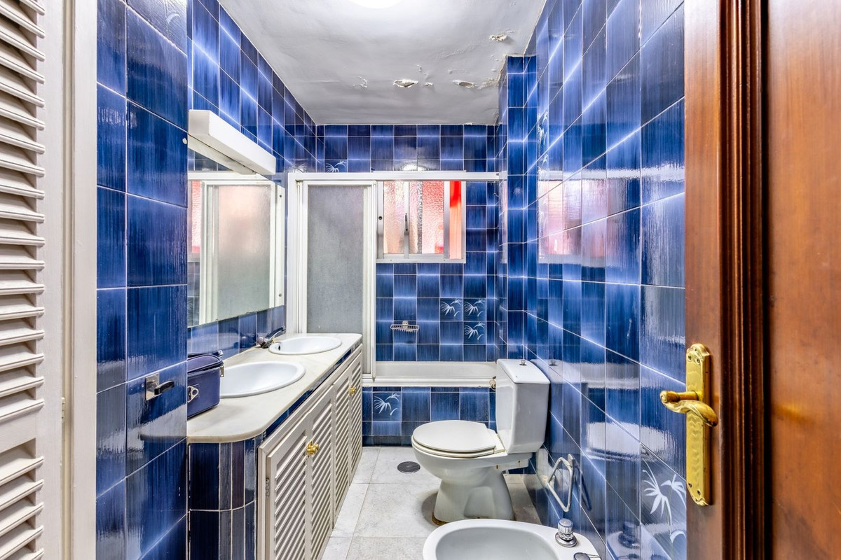 6 Bed Apartment for sale in Fuengirola Costa Del Sol, Málaga, Spain