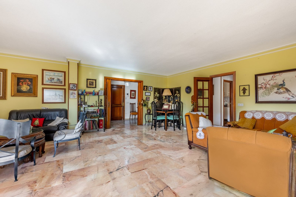 6 Bed Apartment for sale in Fuengirola Costa Del Sol, Málaga, Spain