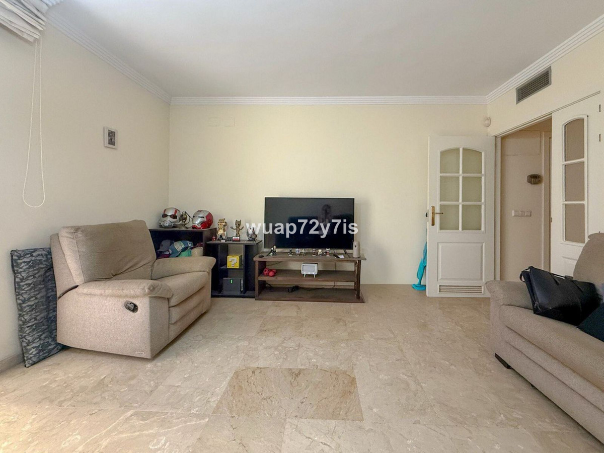 1 Bed Apartment for sale in Estepona Costa Del Sol, Málaga, Spain