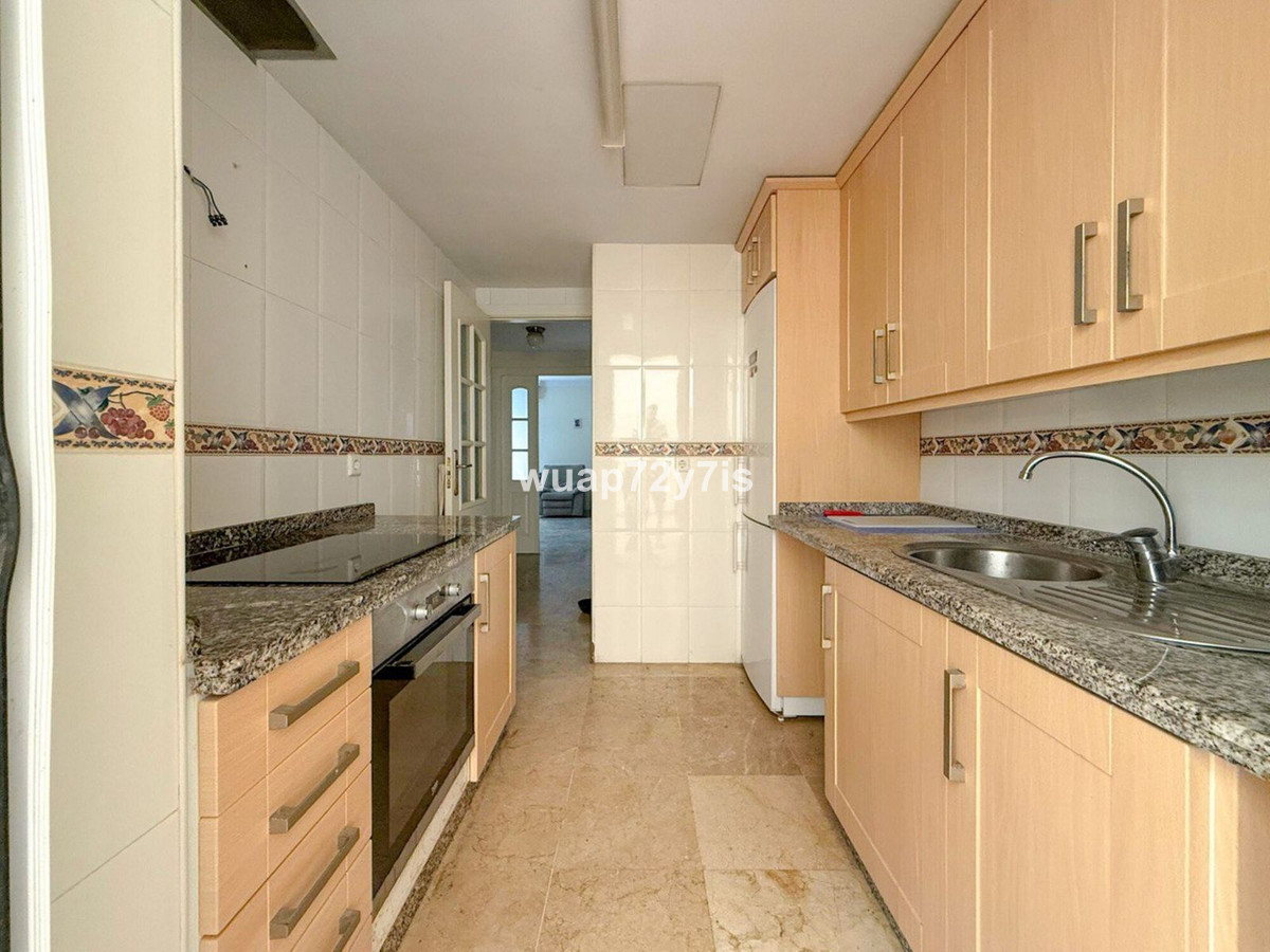 1 Bed Apartment for sale in Estepona Costa Del Sol, Málaga, Spain