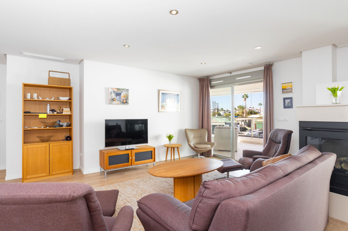 Se vende Apartamento Planta Media de 4 dormitorios en Costa Blanca, Alicante, España