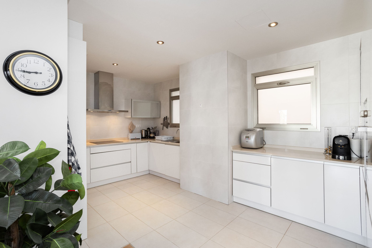 Se vende Apartamento Planta Media de 4 dormitorios en Costa Blanca, Alicante, España