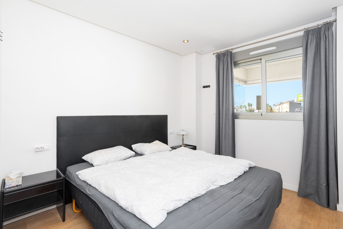 Se vende Apartamento Planta Media de 4 dormitorios en Costa Blanca, Alicante, España