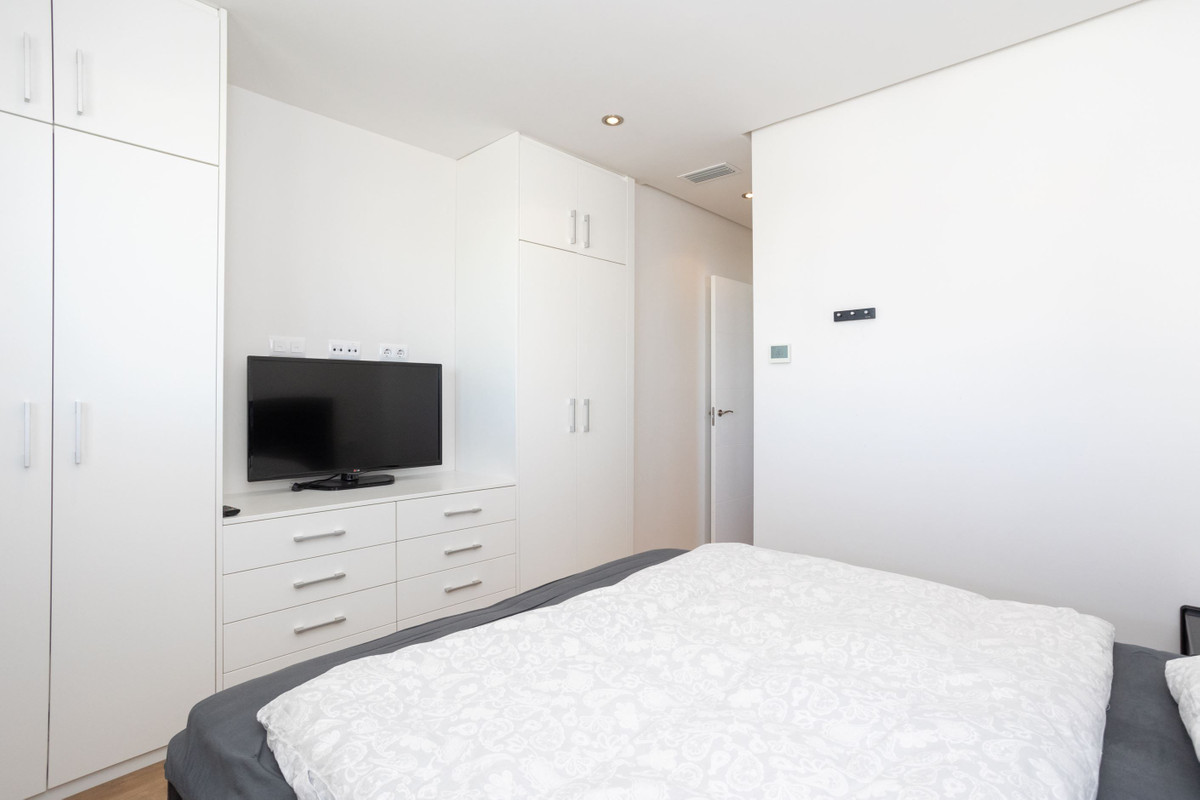 Se vende Apartamento Planta Media de 4 dormitorios en Costa Blanca, Alicante, España