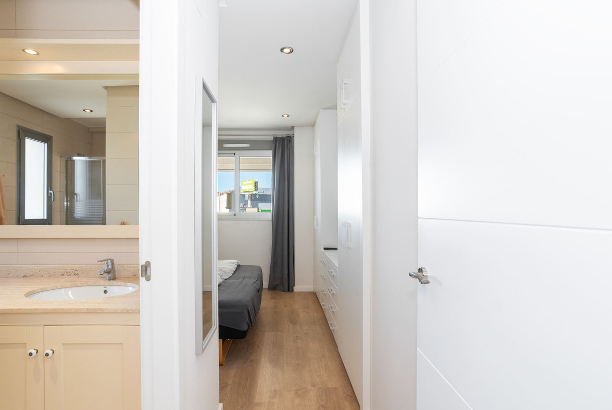 Se vende Apartamento Planta Media de 4 dormitorios en Costa Blanca, Alicante, España