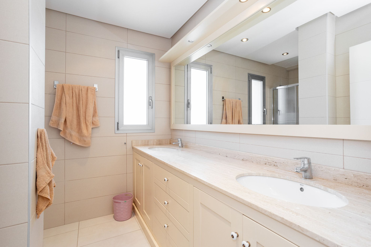 Se vende Apartamento Planta Media de 4 dormitorios en Costa Blanca, Alicante, España