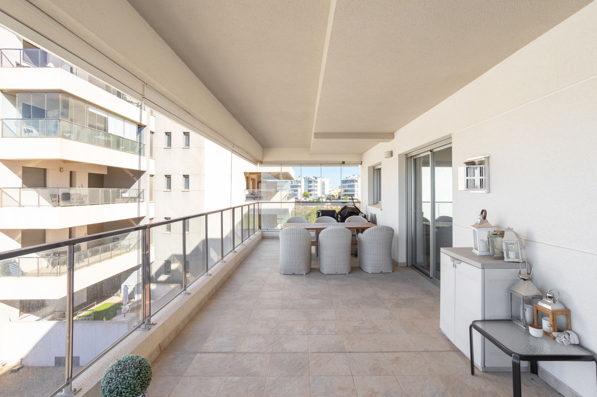 Se vende Apartamento Planta Media de 4 dormitorios en Costa Blanca, Alicante, España