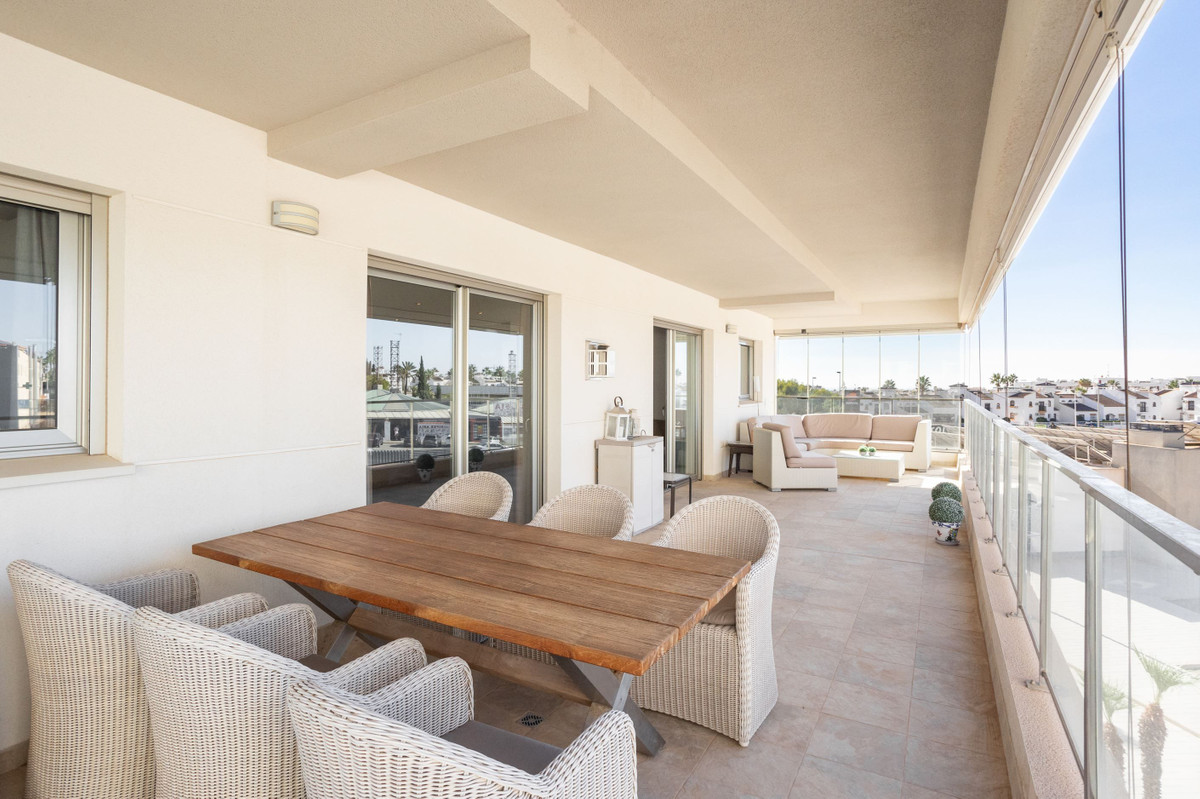 Se vende Apartamento Planta Media de 4 dormitorios en Costa Blanca, Alicante, España