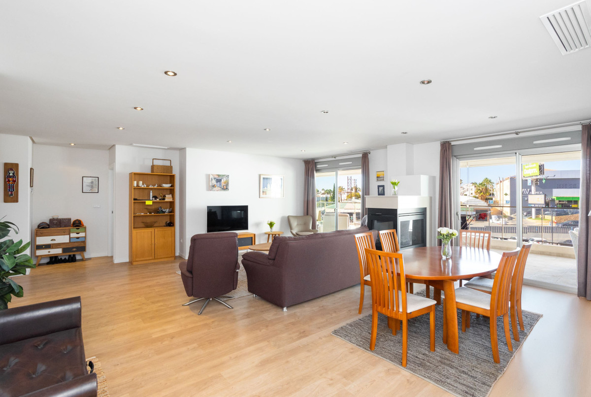 Se vende Apartamento Planta Media de 4 dormitorios en Costa Blanca, Alicante, España