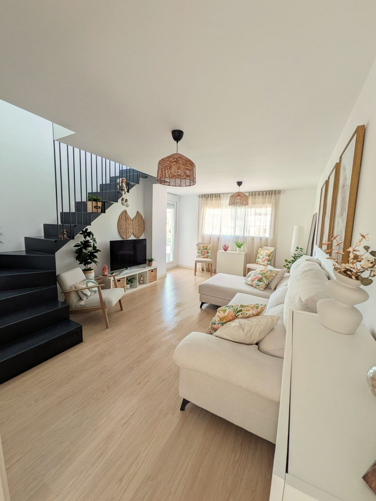 3 Bed Apartment for sale in Estepona Costa Del Sol, Málaga, Spain
