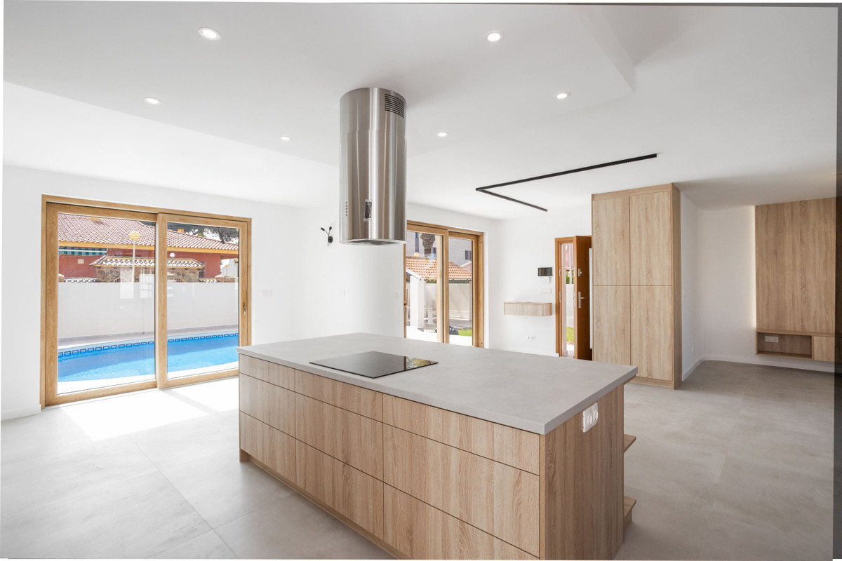 3 Bed Townhouse for sale in Cabo Roig Costa Blanca, Alicante, Spain