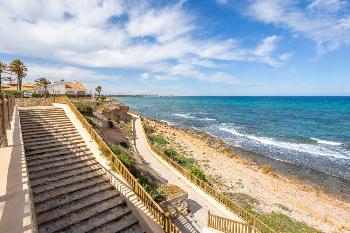 3 Bed Townhouse for sale in Cabo Roig Costa Blanca, Alicante, Spain